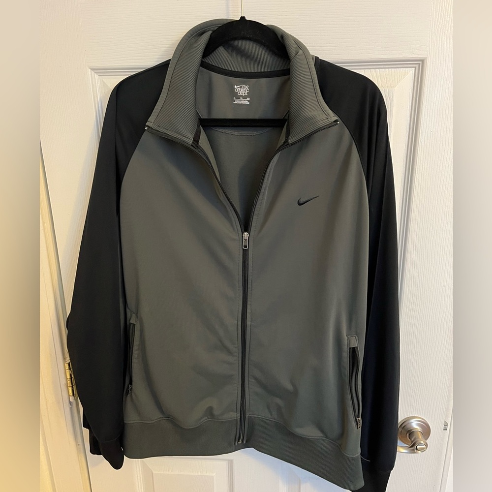 Nike Gray and Black Men’s Jacket size XL